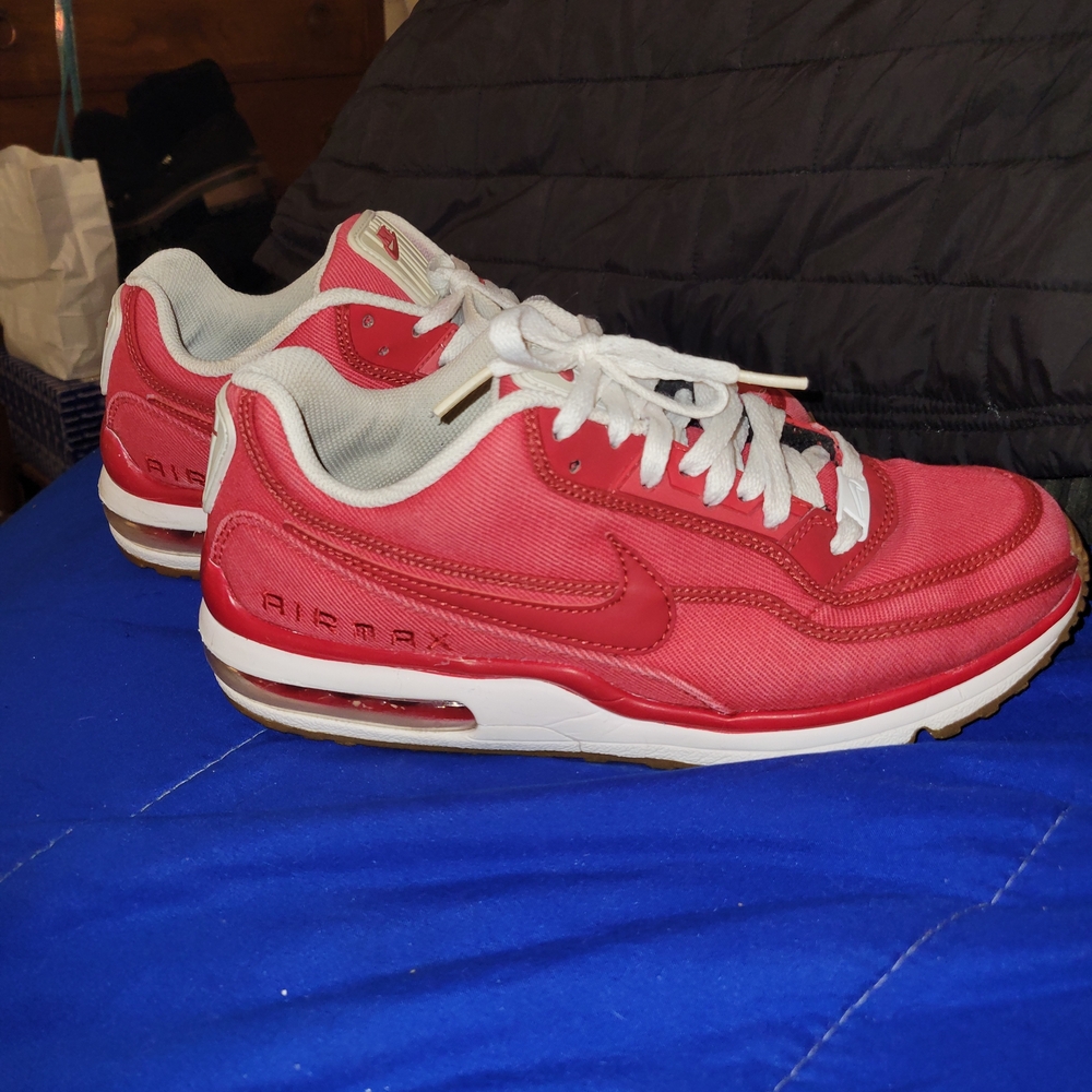Nike Red and White Canvis Sneakers - Picture 2 of 9